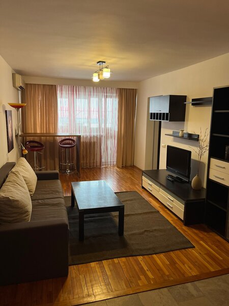 Tineretului, la maxim 4 minute metrou.