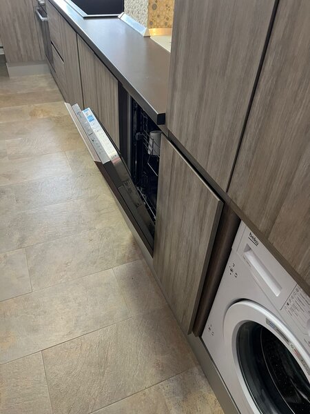 Tineretului, la maxim 4 minute metrou.